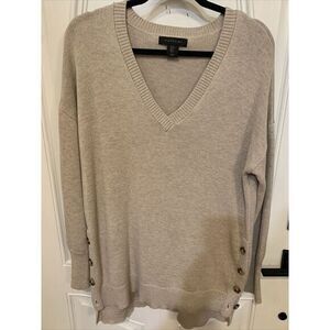Tahari Pullover Women Sweater Beige Close And Ribbed Knit Side Button V-neck Med